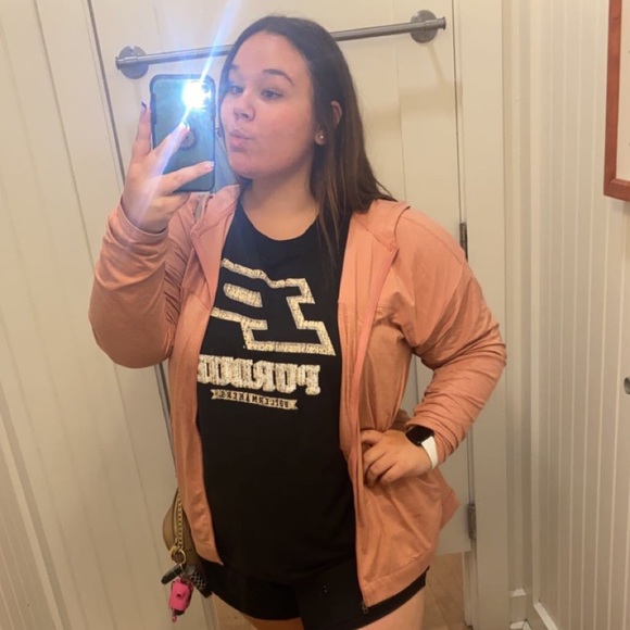 Meet your Posher, Shauna - Picture 1 of 1